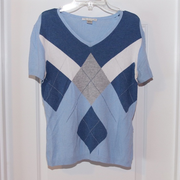 Cute Top - Picture 1 of 6